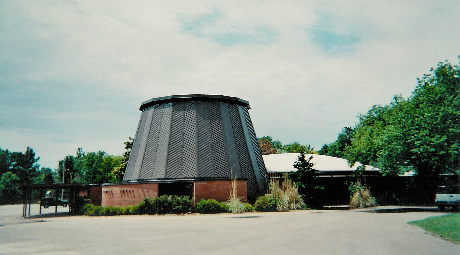 Kansas Synagogues: Temple Emanu-El - Wichita